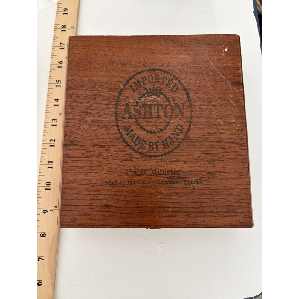 vtg ashton Prime Minister Wooden cigar box  Dominican Republic